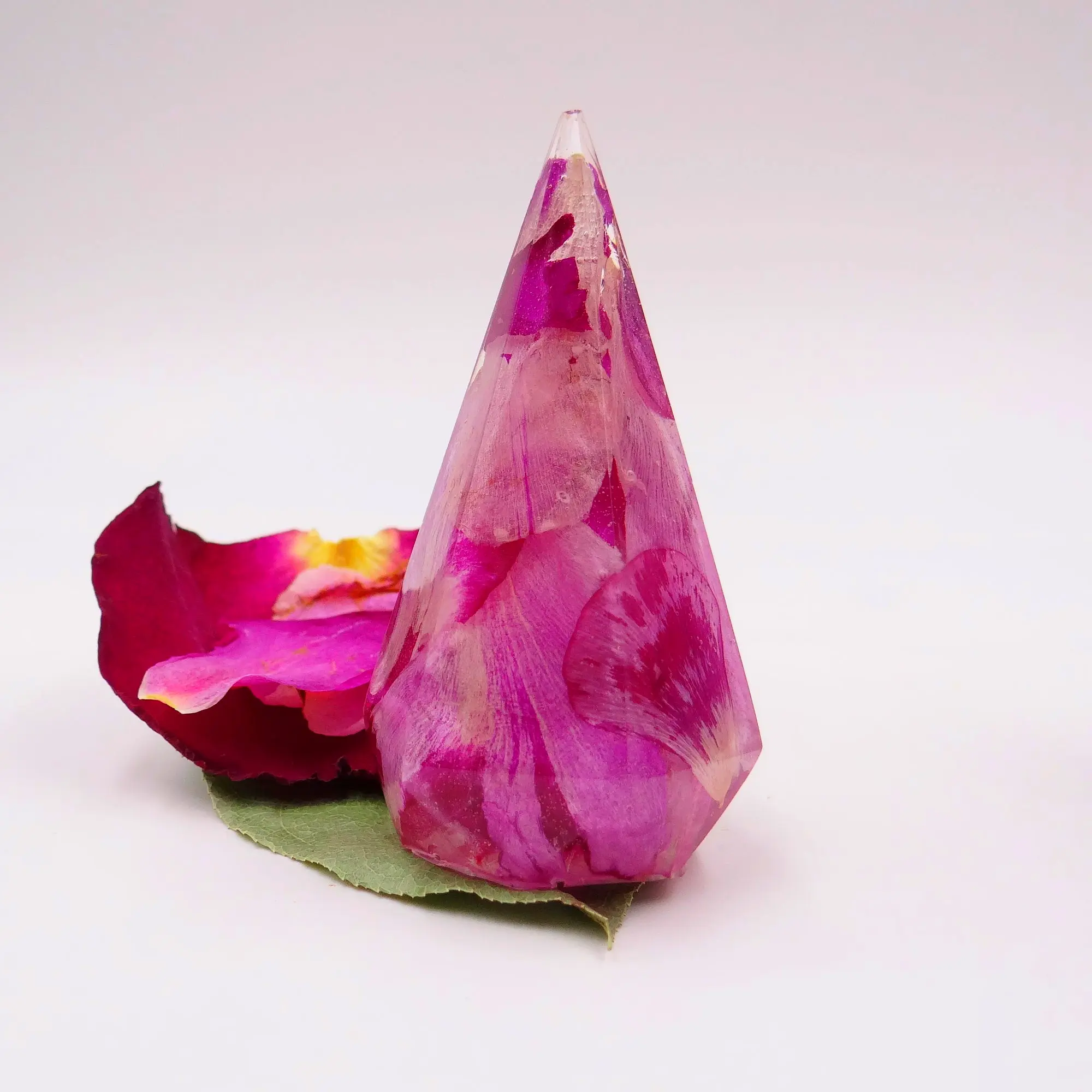 Diamond resin ring holder. Elegant jewelry display for vanity dresser.